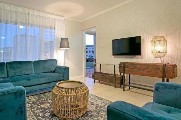 Big Bay Beach Club 98 by HostAgents