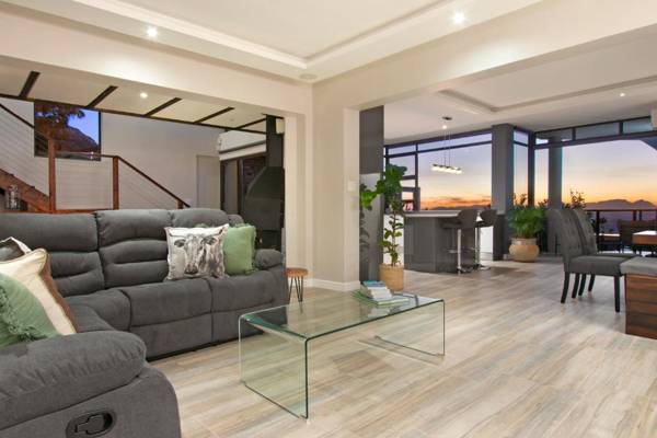 Zaria Sun Family by HostAgents