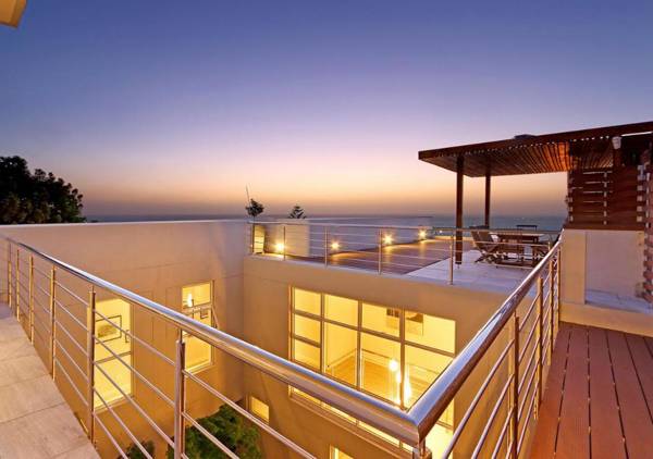 Rocha Villa - Camps Bay