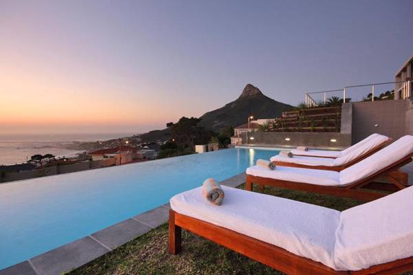Camps Bay studio apartment - luxurious with stunning sea view
