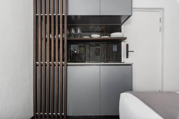 One Calais Luxury Apartments