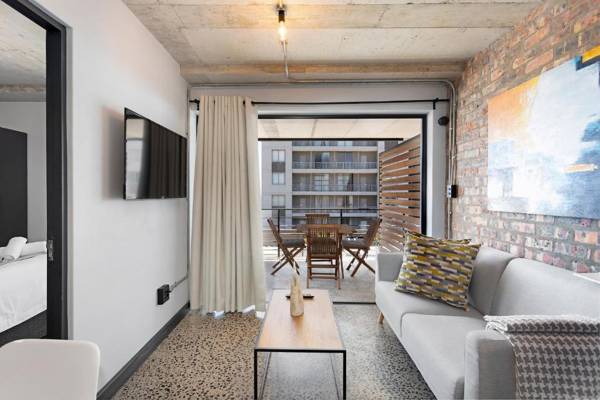 Manhattan On Coral - One Bed 6 by HostAgents