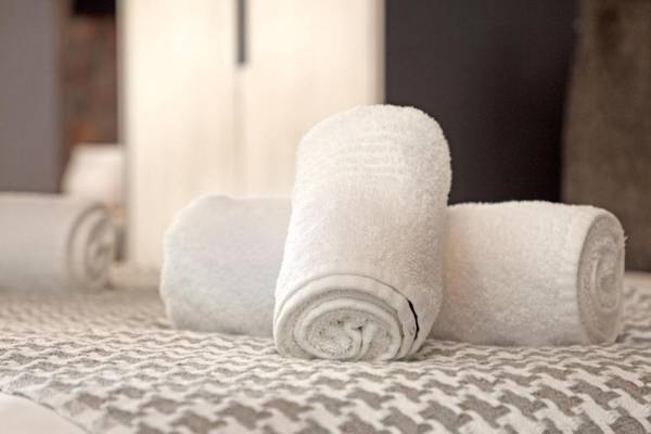 Manhattan On Coral - One Bed 6 by HostAgents