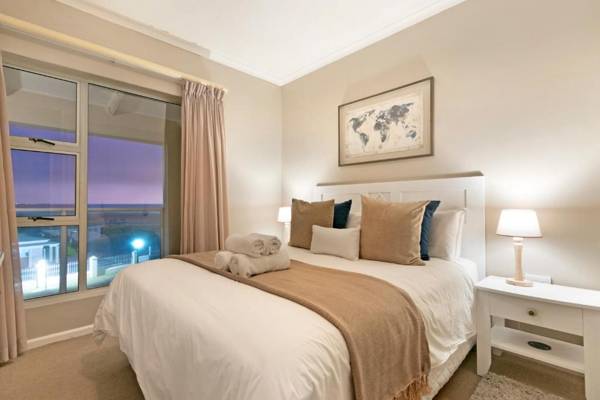 Big Bay Beach Club 21 by HostAgents