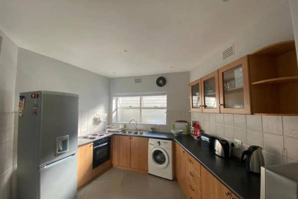 Spacious 1 Bedroom Apartment in Claremont with Great Views