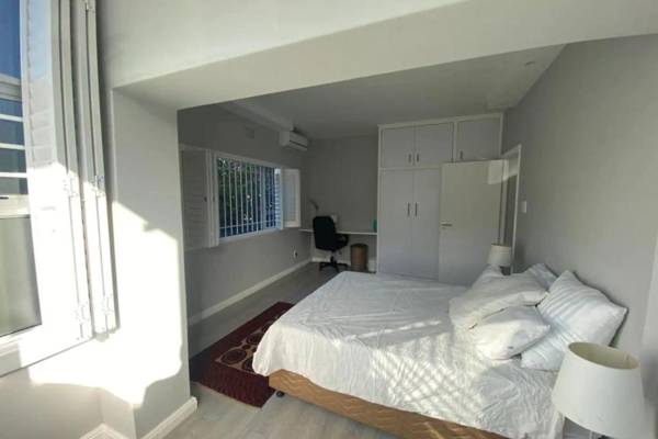 Workspace - Spacious 1 Bedroom Apartment in Claremont with Great Views