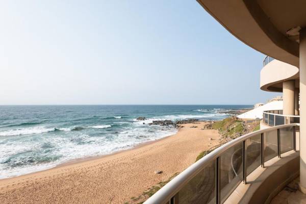 Ballito Manor Beach 304 - FAMILY ONLY