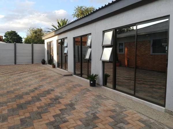 MARTYRS GUEST HOUSE PALACE