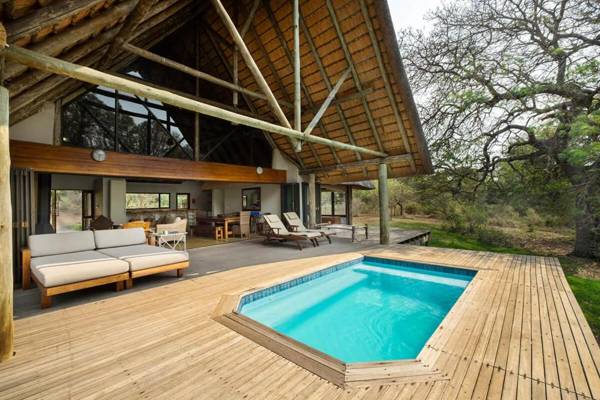 Rhino River Lodge