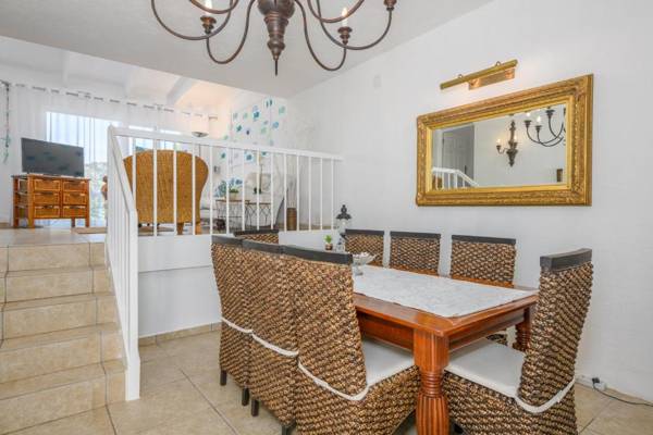 San Lameer Villa Rentals 3115