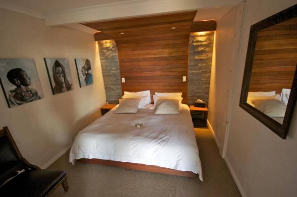 African Violet Guest Suites