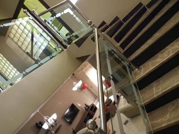 Executive fully furnished apartment close to amenities